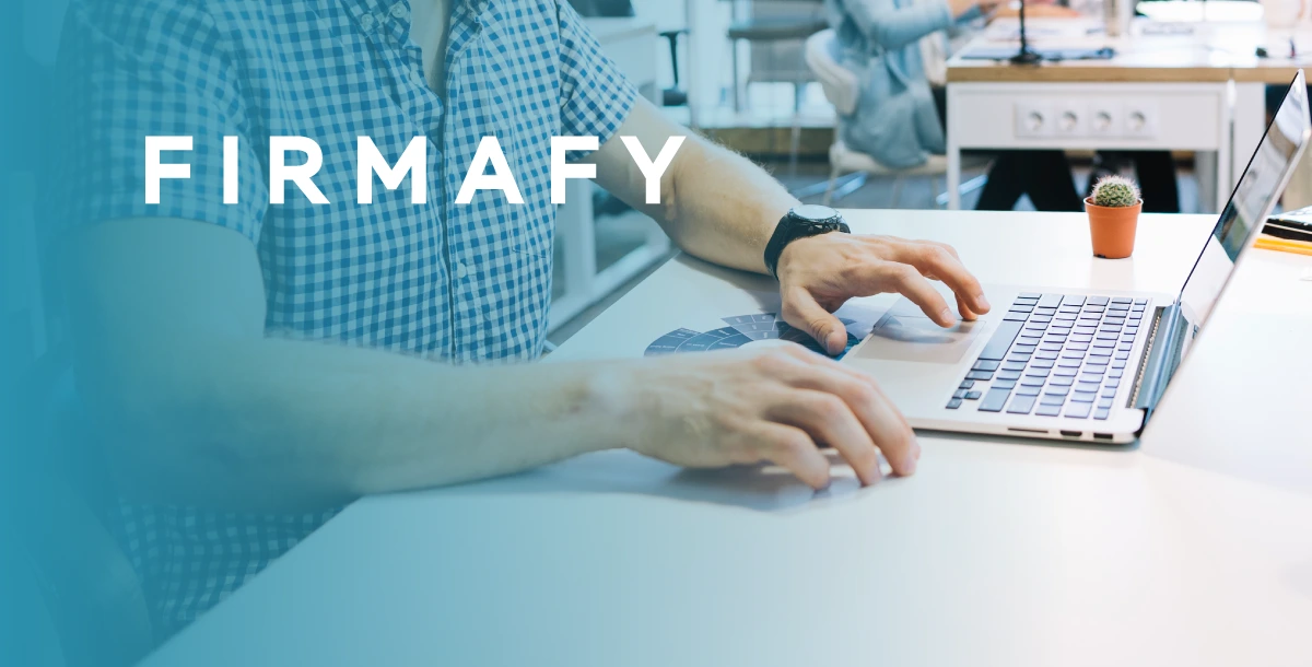 firmafy-oficina-digital-sin-papel Oficina digitalizada sin uso de papel, representando la<br />
transformación empresarial en 2025